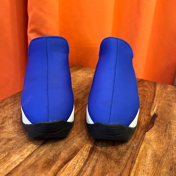 Stylish Blue Slip-On Women's Sneakers EUR 38.5 / US 8.5 IRI - wavy platform - Picture 5 of 6